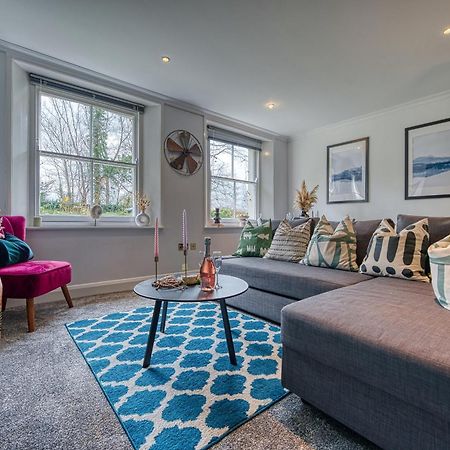 2 Bedroom Stylish Spacious Apt, Sleeps 6, Central Cheltenham, With Free Parking - By Blue Puffin Stays Exterior photo