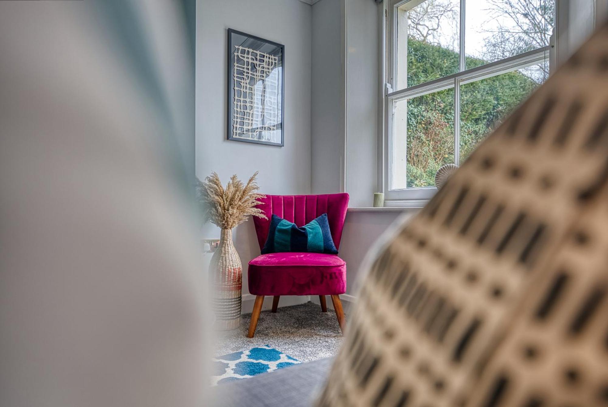 2 Bedroom Stylish Spacious Apt, Sleeps 6, Central Cheltenham, With Free Parking - By Blue Puffin Stays Exterior photo